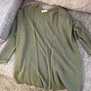 Comfy green cardigan, like new, this is a size M/L